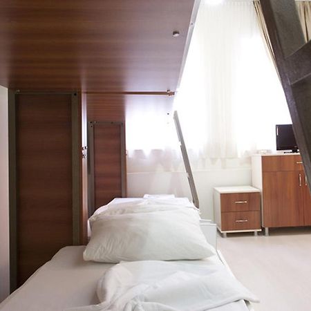 Nicoleport Hotel Истанбул Екстериор снимка